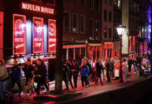 CDA pleit voor sluiting van ramen op de Wallen om tien uur ’s avonds: ‘Alleen op afspraak’