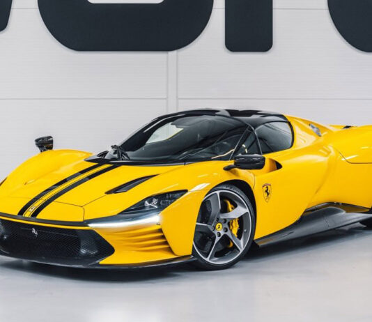 Waarom stond deze Ferrari van ruim 2 miljoen euro maar één dag op Nederlands kenteken?
