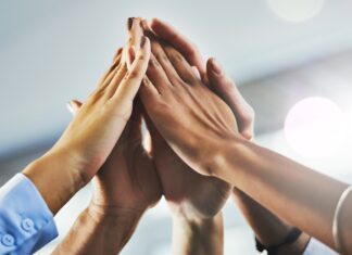 Aceve slaat slag in Benelux met overnames Syntess Group en KPD