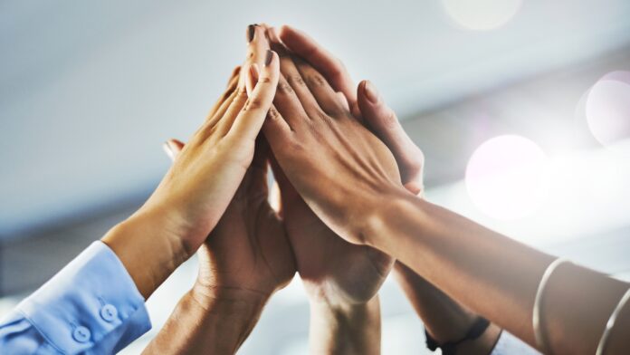 Aceve slaat slag in Benelux met overnames Syntess Group en