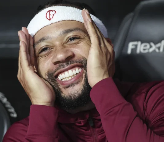 Depay kan weer lachen: drie dagen voor WK-selectie rentree bij Corinthians