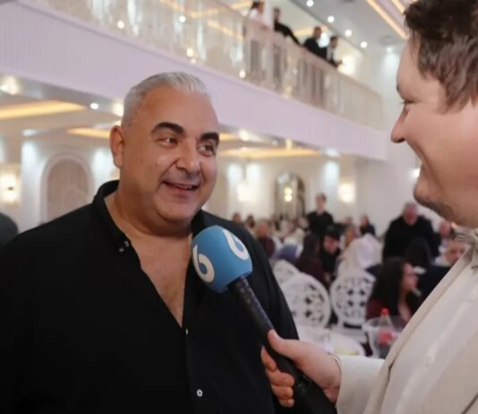 Nieuws van de Dag: Turkse Hazes Ersoy verweeft de Hollandse smartlap met de Turkse cultuur